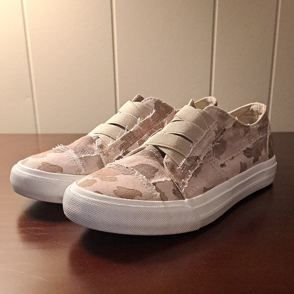 Blowfish Casual Tan Slip-On Sneakers